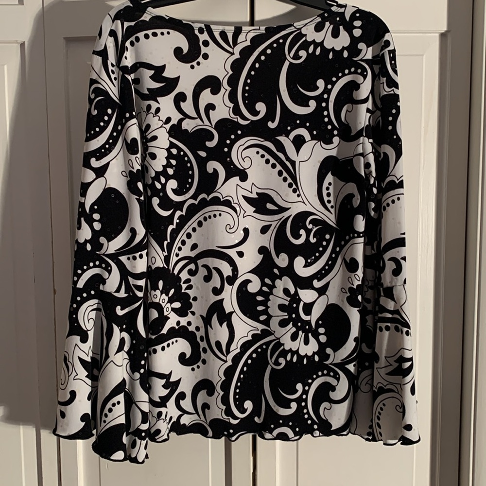 Cato Black & White Graphic Blouse EUC - Picture 6 of 8
